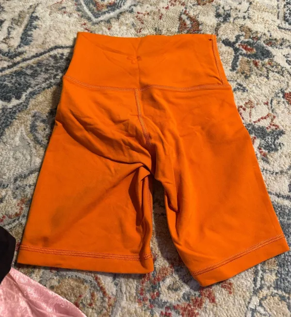 Aritzia Biker Shorts TNA 7" Butter - Image 2