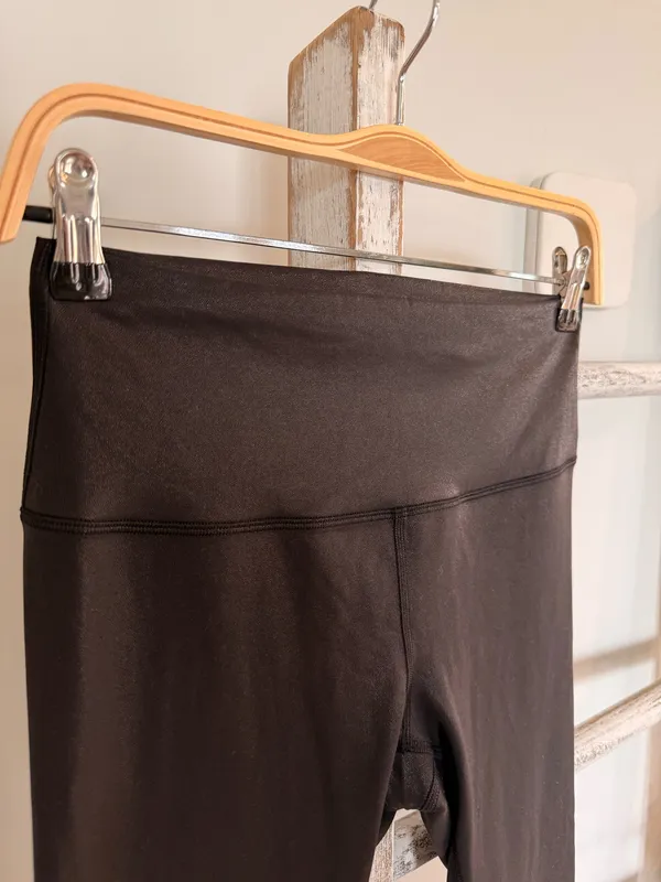 Lululemon Wunder Train High Rise Tight 25" Black Radiate Foil Print Size 8 - Image 2