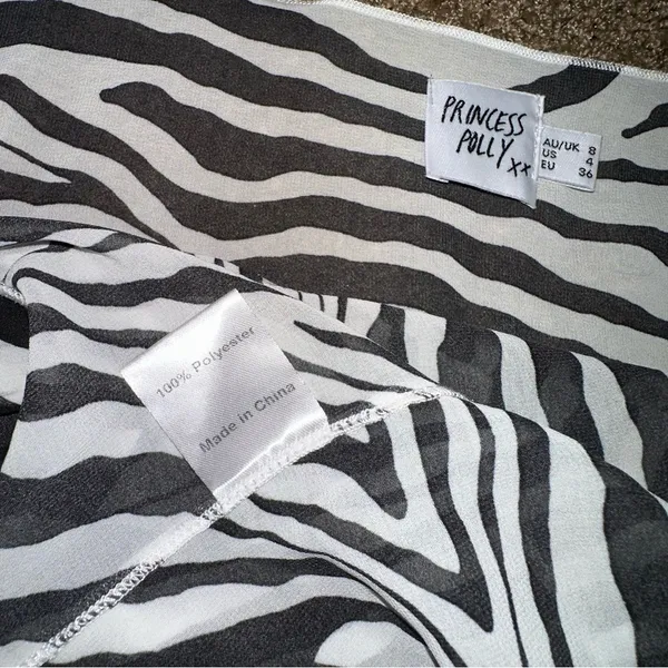 Princess Polly size 4 zebra top - Image 4