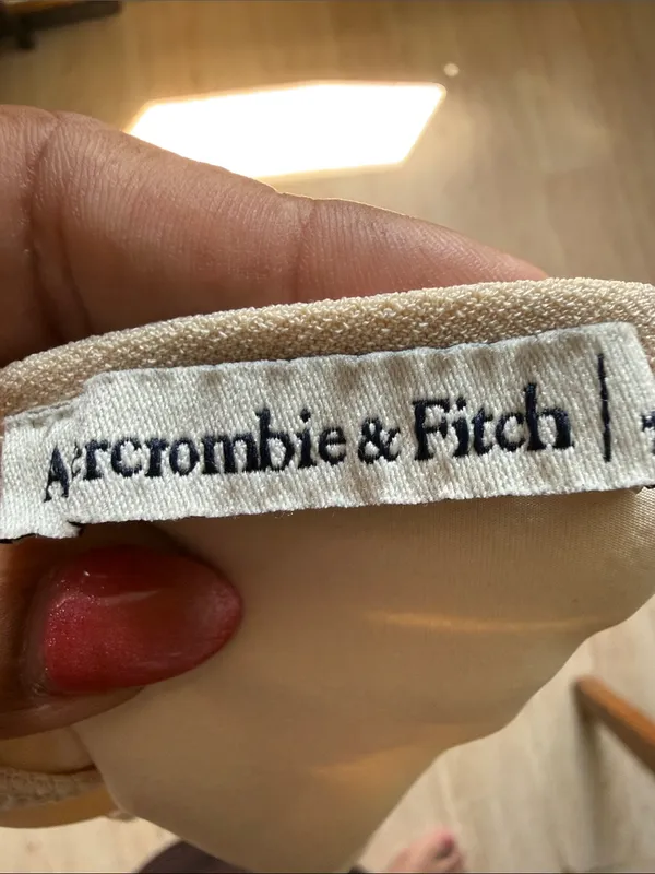 Abercrombie & Fitch Women’s Cream Crop Top Size Medium - Image 6