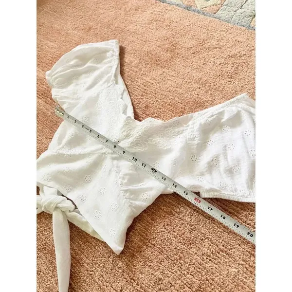 American Eagle White Eyelet Tie-Back Crop Top Size M - Image 2