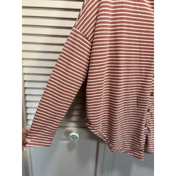 Rue 21 Salmon Pink/White Striped‎ Long Sleeve Sweater Button Up Size M V Neck - Image 4