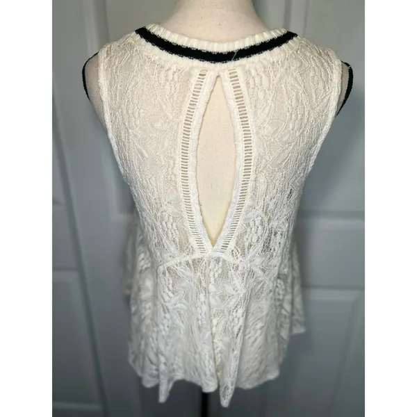 Free People Lace‎ Peplum Top XS Cream Black Trim Keyhole Back Sleeveless Boho - Image 4