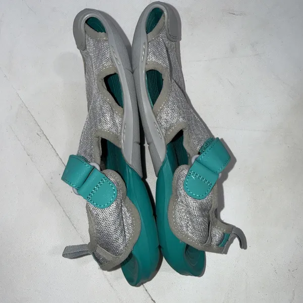Crocs‎ Swiftwater Mesh Sandals Water Deck Shoes Gray Teal Women's Size 5 - Image 5