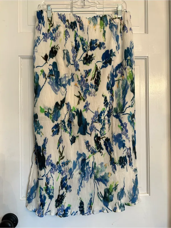 Floral Pleated Midi Skirt in Blue and White xl - Image 2