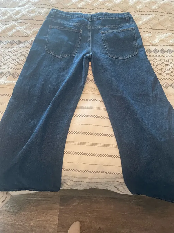 Edikted Petite Jeans Low-Rise - Image 3