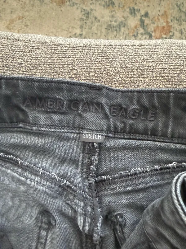 American Eagle High-Rise Flare Jeans - Image 4