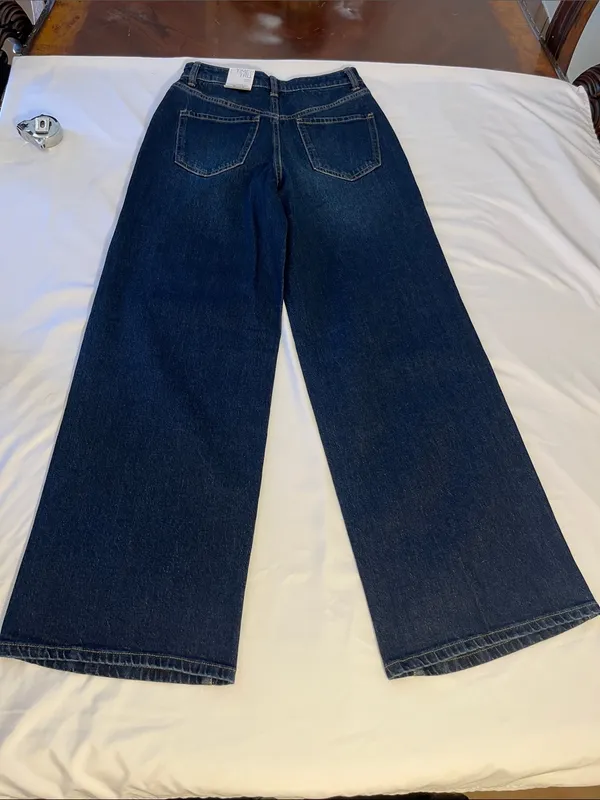 High-Rise Wide-Leg Jeans in Dark Blue - Image 9