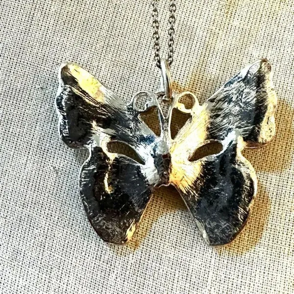Silver tone Butterfly pendant necklace - Image 6