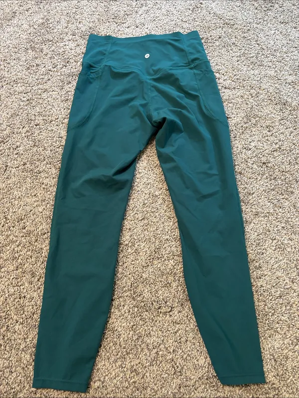 Halara Leggings size medium - Image 4