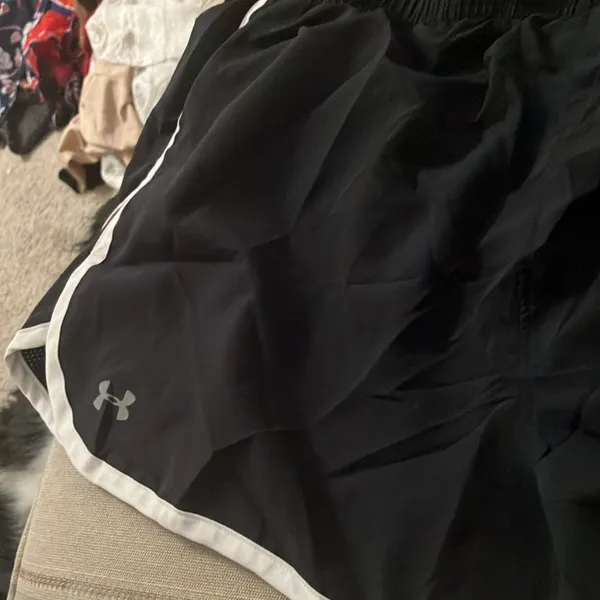 FINAL MARKDOWN Under armour shorts large - Image 2