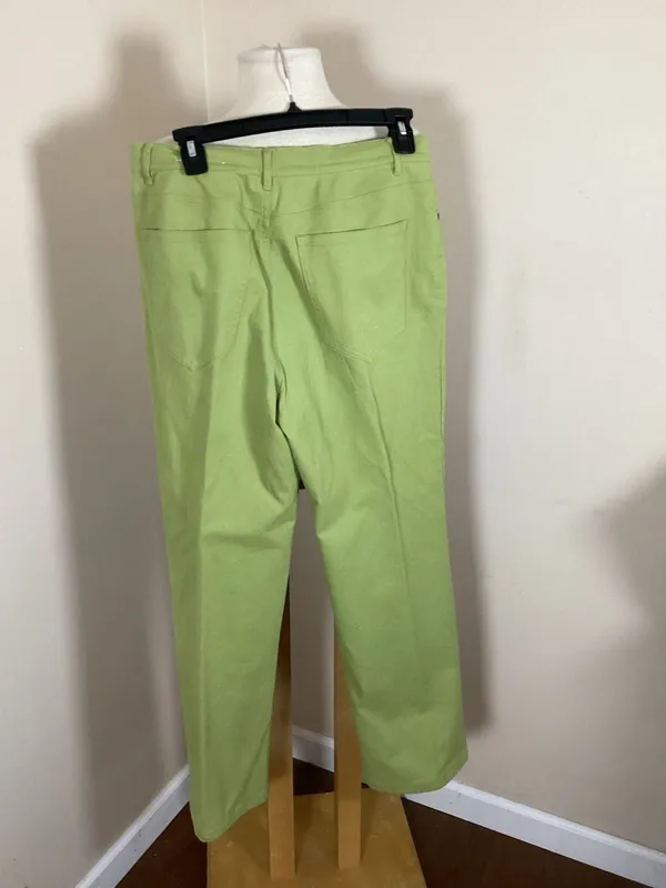 Talbots Apple Green Monochrome Set Diamond Textured Knit Shell and Petite Stretc - Image 4