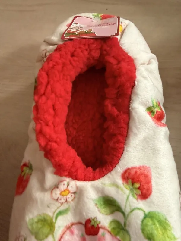 Strawberry Shortcake Fuzzy Babba Slipper Socks Size M/L - Image 2