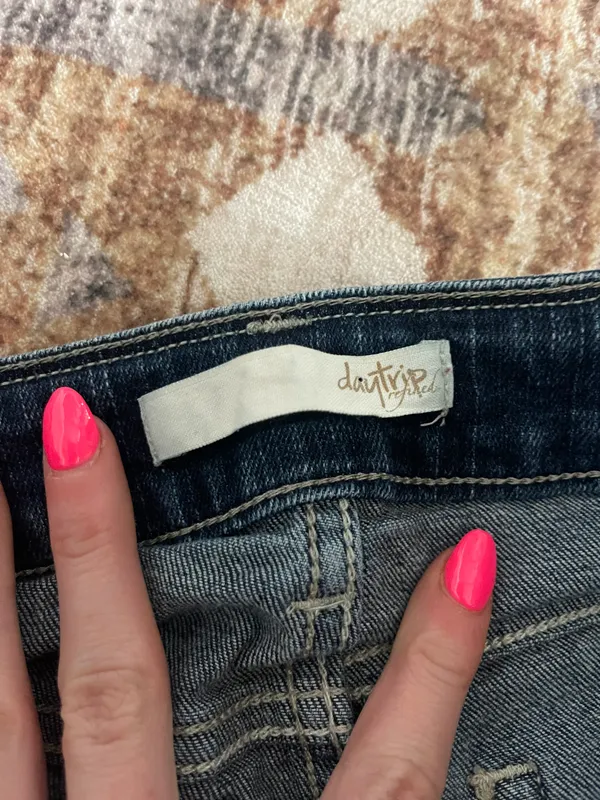 Day trip Pocket Design Jean Shorts - Image 3