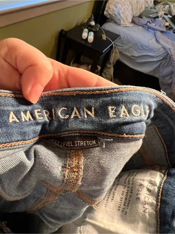 American Eagle Women’s Size 10 Hi Rise Cut Off Jean Shorts Denim Medium Wash‎ - Image 8