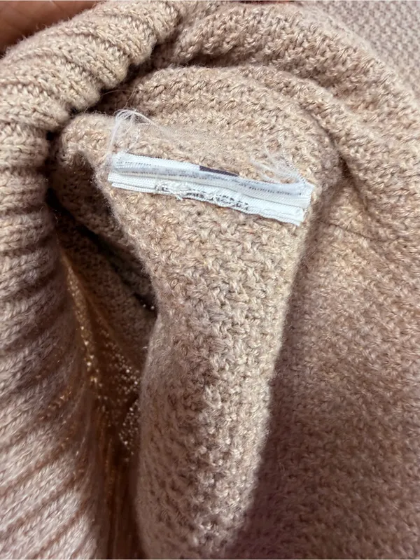Abercrombie & Fitch Waffle-Knit Long Sleeve Sweater in Light Brown Size Small - Image 5