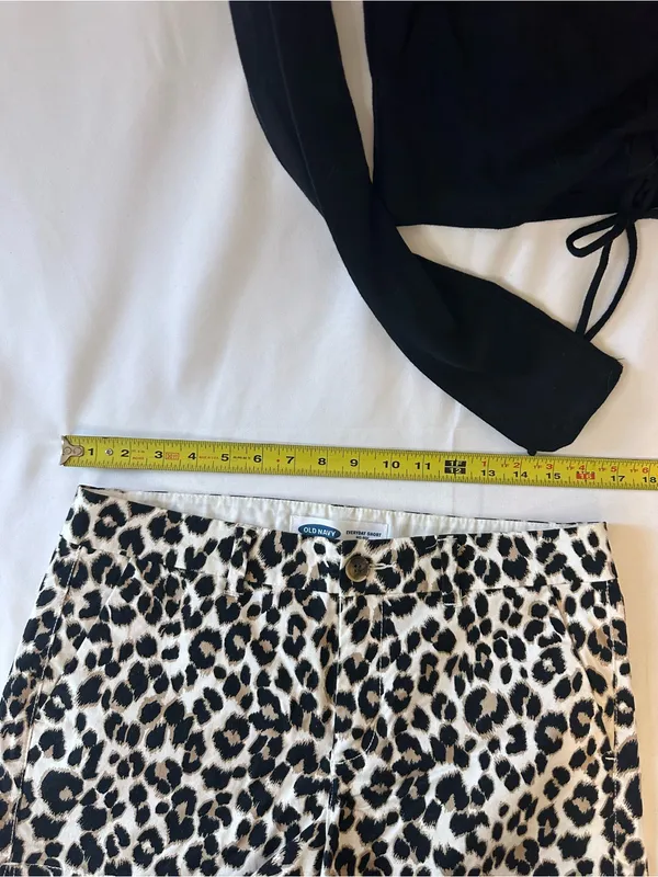 Old Navy Black Lace - Image 4