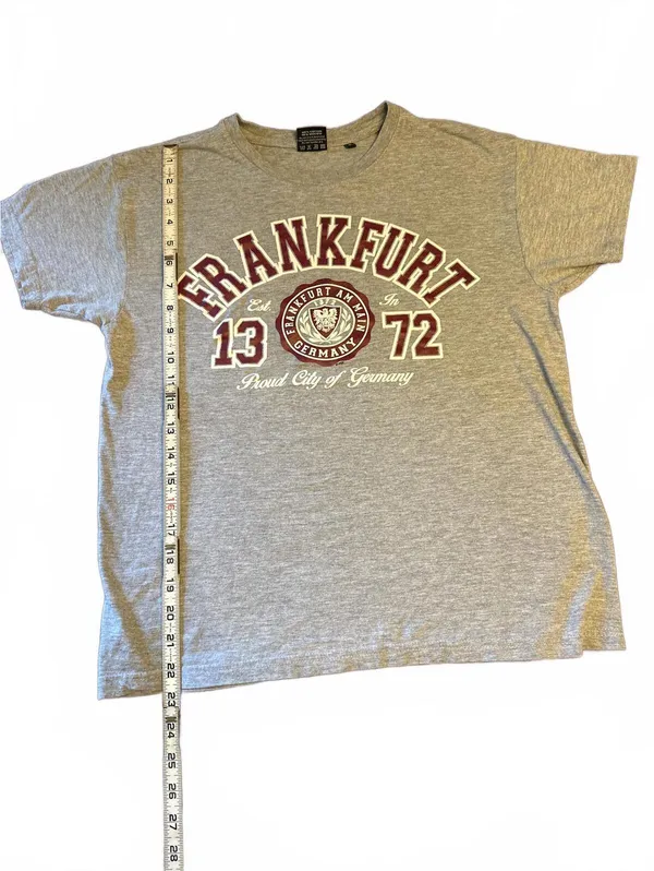 Classic Frankfurt Germany Fox Originals Grey T-Shirt Size S - Image 2