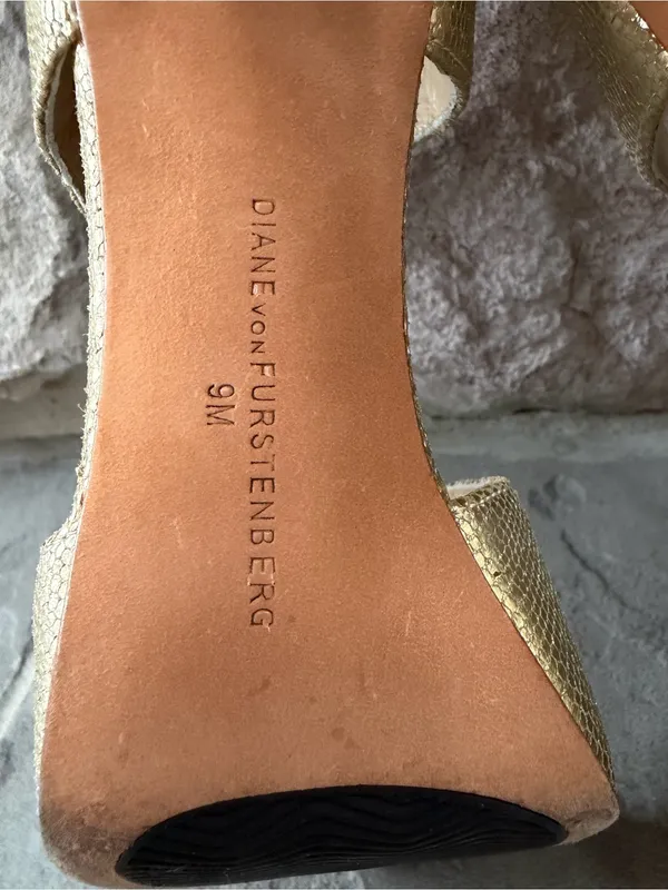 Diane Von Furstenberg Women's Gold Leather Strappy Embossed Heels - Image 10
