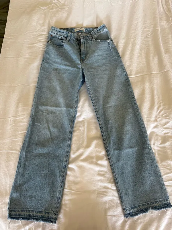 Abercrombie Jeans 90s Relaxed High-Rise Short - Image 2