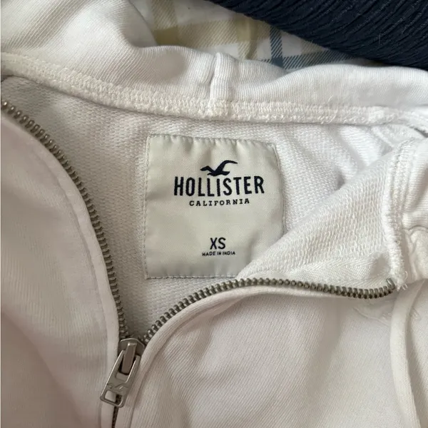 Hollister White Zip-Up Hoodie - Image 2