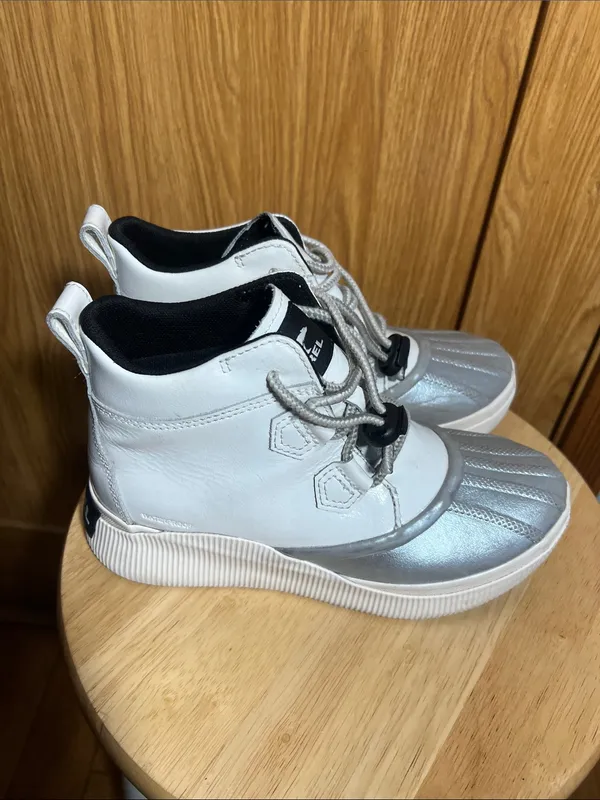 Sorel Gray & White Women's Duck Boot Sneakers - Image 2