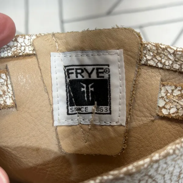 Frye Engineer Boots 8 White Gold Crackled Leather Buckle Mid Calf 76516 - Image 8