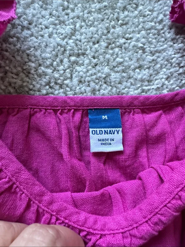 Old Navy Eyelet Ruffle strap Fuscia Peplum tank size medium 100% cotton - Image 2