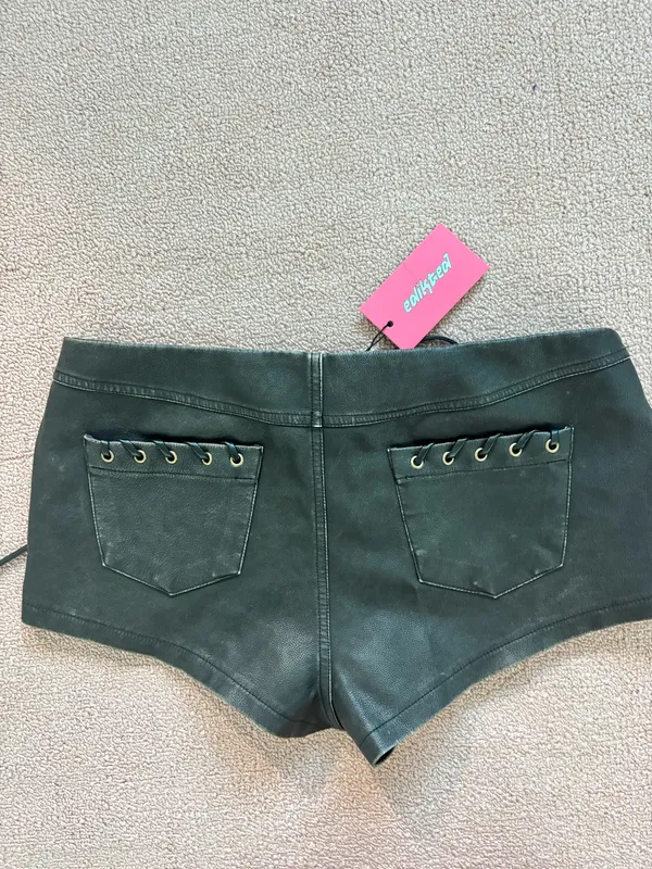 edikted mini shorts - Image 2