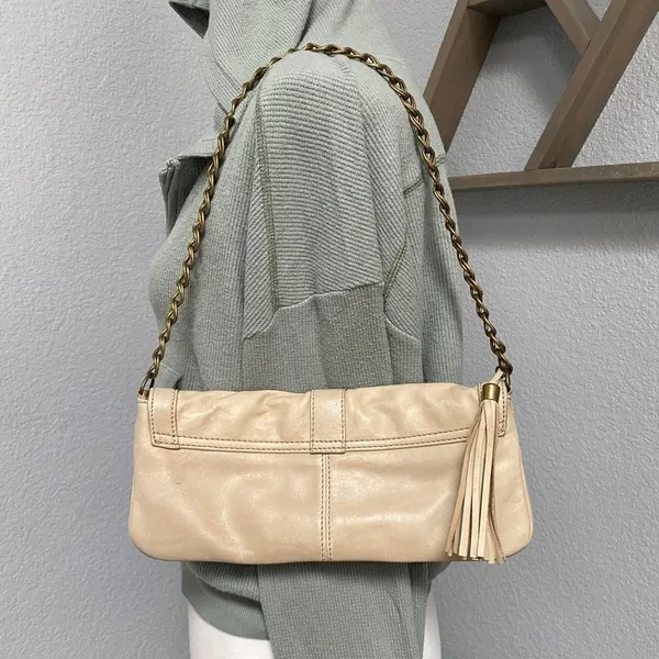 Express Cream Shoulder Bag Faux Leather Gold Chain Strap Boho Chic Parisian Euro - Image 4