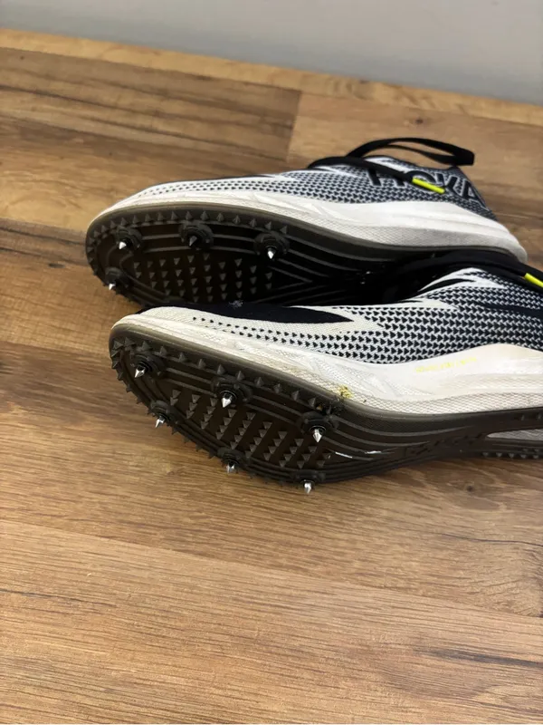 Hoka One One Crescendo MD Track Spikes Athletic Shoes - Image 12