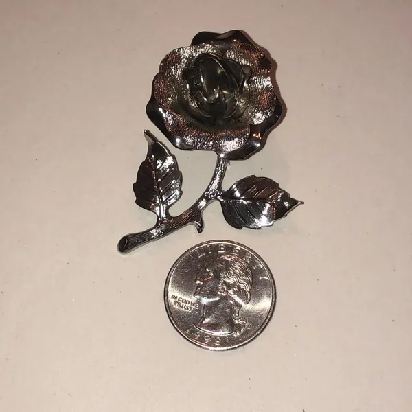 Silver Tone Vintage Rose Brooch - Image 4