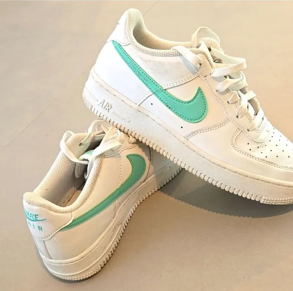 Nike Iconic Air Force 1 Low Woman's Sneakers - Image 5