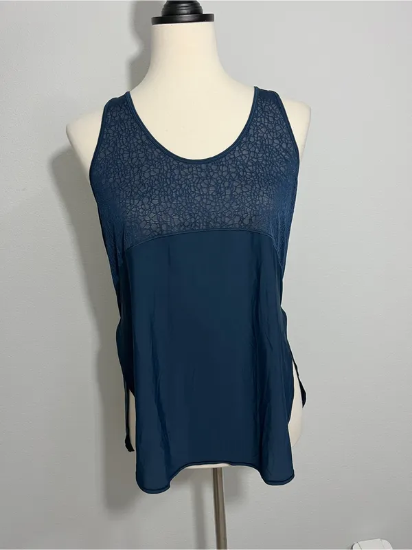 Lululemon Size 6 Medium Green Teal Jaded Twist and Train Tank Top - Image 2