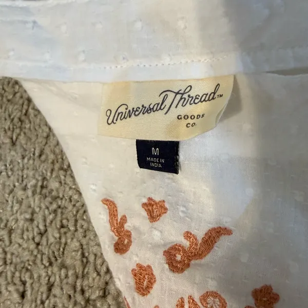 Universal Threads White Blouse with Embroidery - Image 3