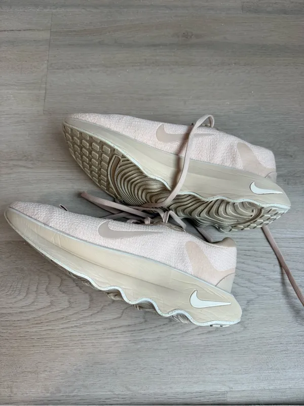 Nike Women's Beige/Tan Lightweight Sneakers - Image 7