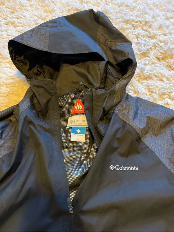 Columbia Women's Black Hooded Rain Jacket - Image 4