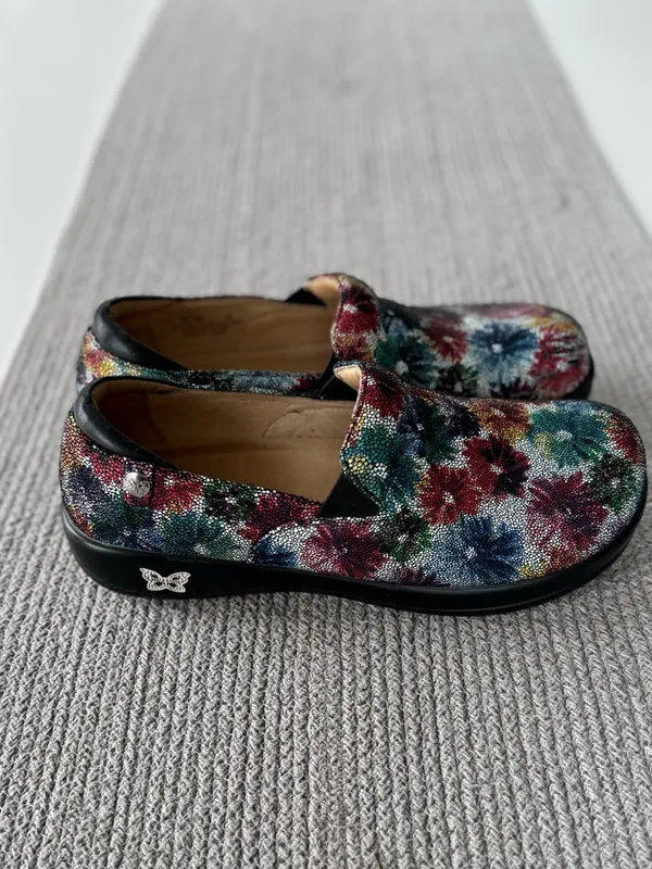 Alegria Multicolored Rainbow Floral Gray Nursing Comfort Clogs Shoes Sz 39 - Image 3