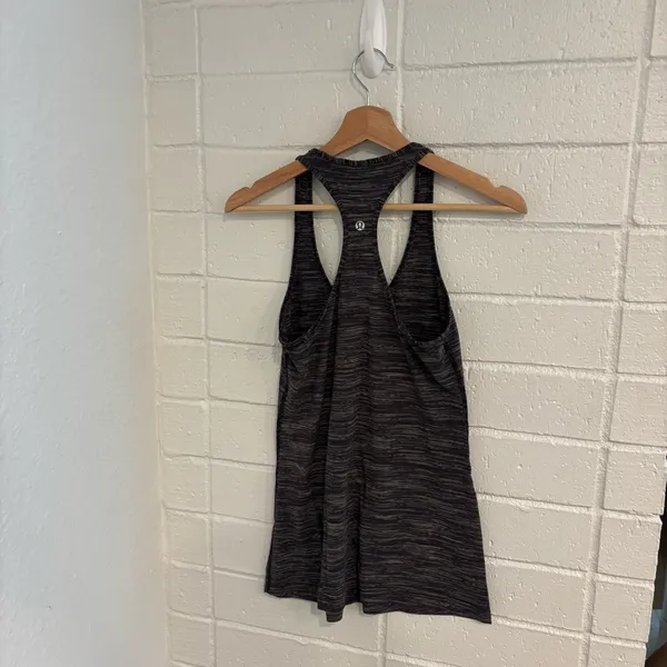 Lululemon grey tank top - Image 4