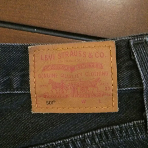 Levi’s 501 raw hem black buttonfly jean shorts 28 jorts - Image 7
