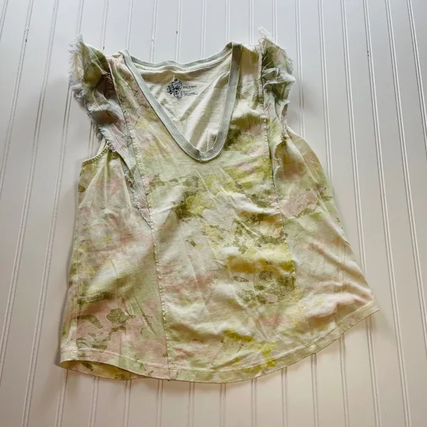 Anthropologie Pilcro Top Camo Yellow Green Ruffle Sleeve V-Neck Large - Image 2
