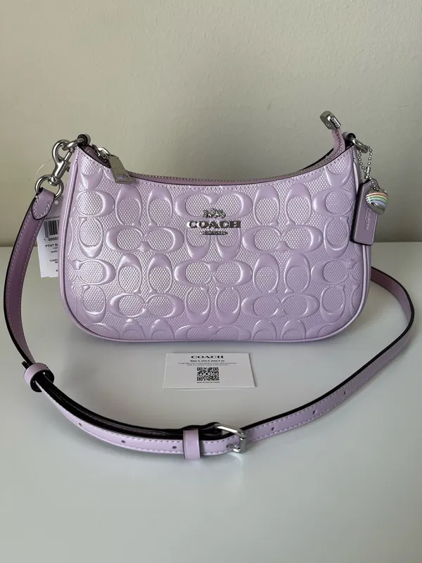 Coach Teri Shoulder Bag In Signature Leather With Heart Charm - Image 2