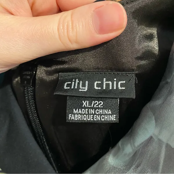 Floral City Chic Dress NWT Size XL - Image 3