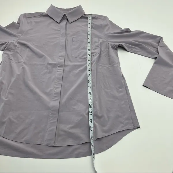 Athleta Everlasting Top‎ Womens Size XS Light Purple Grey Button Front *FLAW - Image 12