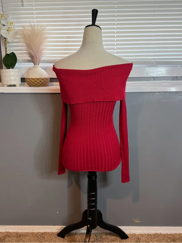 Source Unknown Off-the-Shoulder Ribbed Sweater Top in Red - Image 5