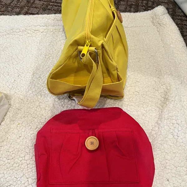 Duffle bag set. 2 med yellow (14 x 7) 1 small red interior and exterior pockets - Image 6