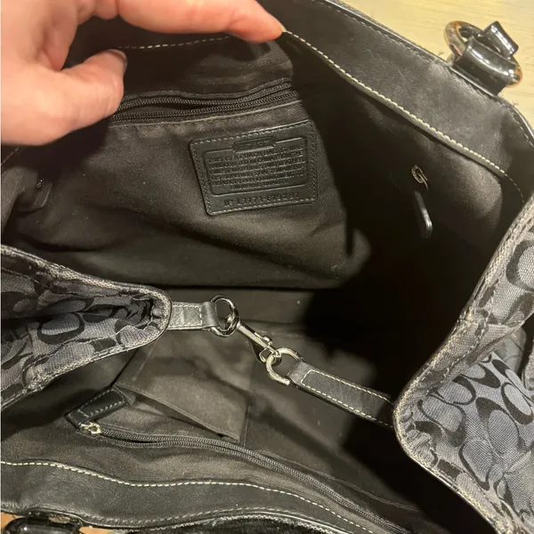 🛍❤️‍🔥 COACH black Signature Monogram Handbag Patent Leather Handle Large Tote - Image 11