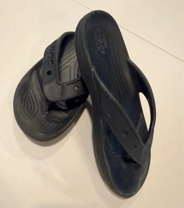 Crocs | Baya II flip-flop shoes. Size: Men-5, Women-7. - Image 6