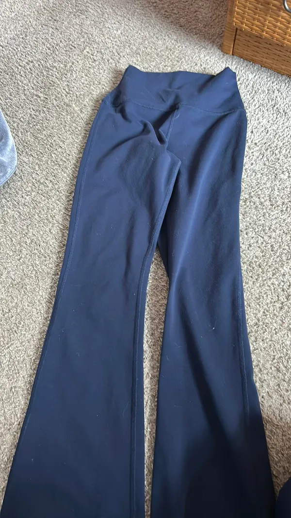 Alo flair yoga pants - Image 5