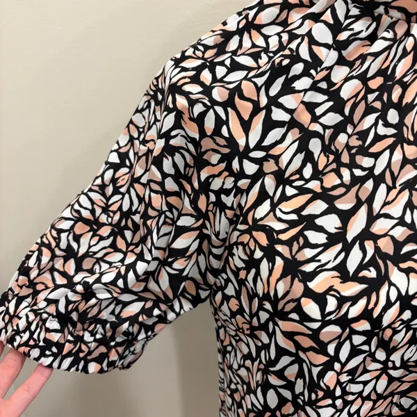 Evereve‎ Penny XS Mock Neck Puff Sleeve Leaf Print Blouse Black Pink Preppy Work - Image 7